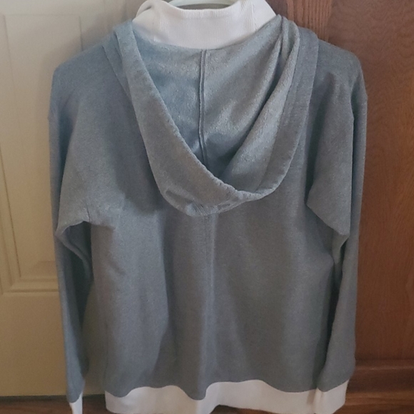 Under Armour - Picture 3 of 4